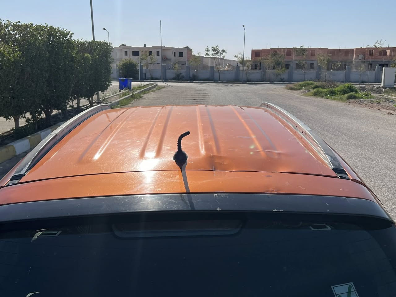 بيع مستعجل عندي ضرف طارى سبورتج 2013 خليجي 2400 ----4ويل 
سعره108$ وبيه مجال مكاني نجف
***********
