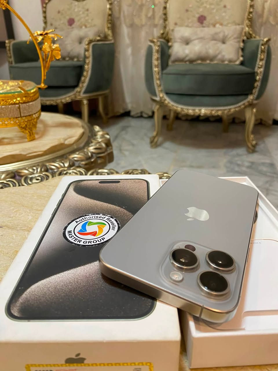 15برو ماكس ماستر🔥
نضافه 100/100
ذاكرة256
 بطاريه 86 بلادي الله شاهد فول بلشحن
الجهاز على وضع الشركة لا مفتوح ولا مصلح 
وتر بروف مكفول 
ضمانه يومين تاخذه من باب البيت 

 السعر :  مليون  قفله مابي اي مجال غير هذا السعر ما ابيع ولا اتعب نفسك وتخابر رجاءا
مكاني بغداد العطيفية / الشالجية
 ***********
