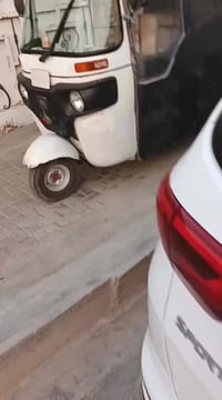 بيت مساحة 200 متر واجهة 10 ونزال 20  حي الكوفة فرع حسينية عبدالله الرض...