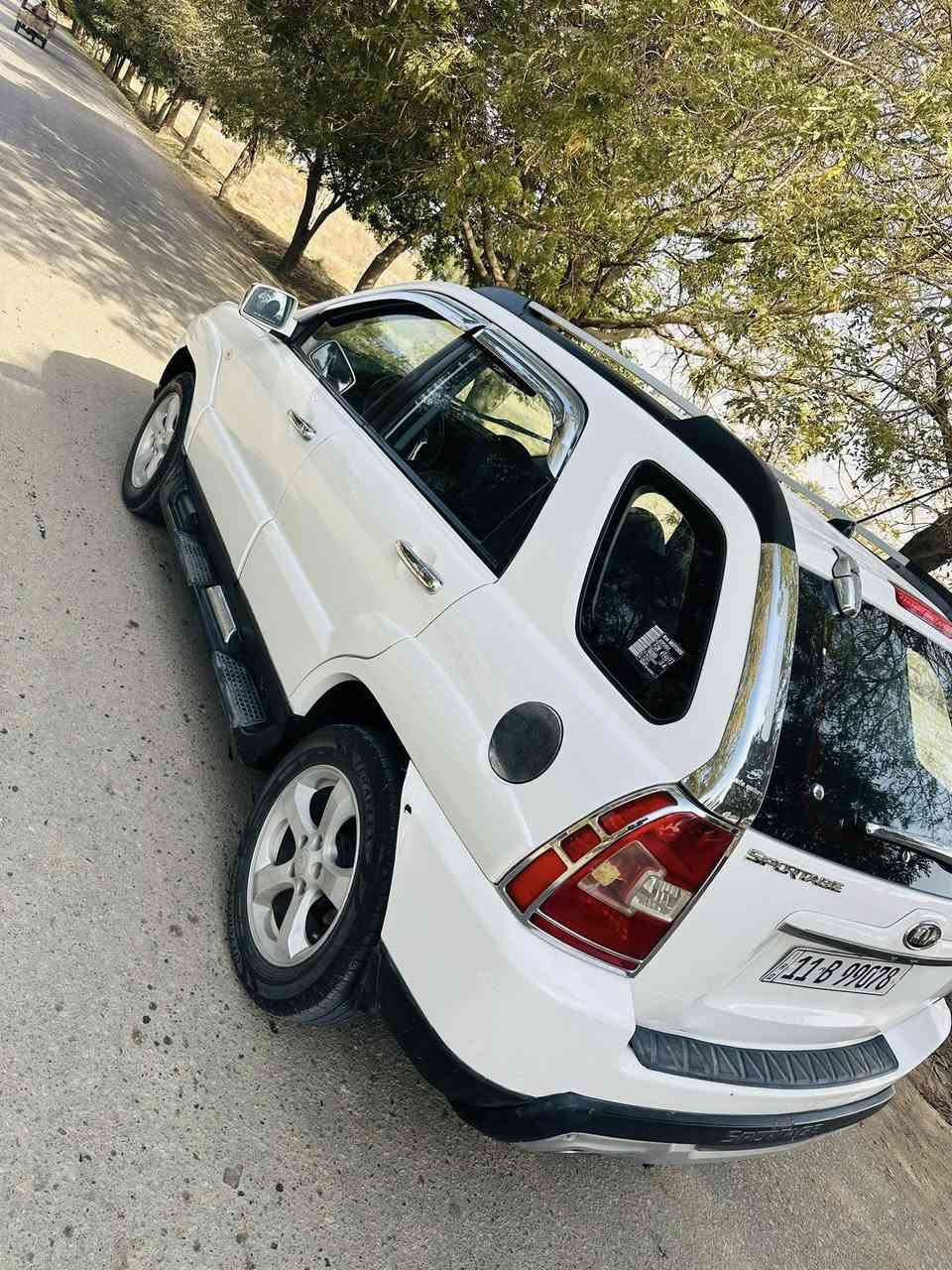 سلام عليكم كيا سبورتج خليجي فول مواصفات 
واحد ع واحد محرك 2000 السياره جديده كلش 
وجاهزه اي نقص مابيها رقم بغداد بيها 3 قطع صبغ 
فقط المكان بابل *********** 
السعر
