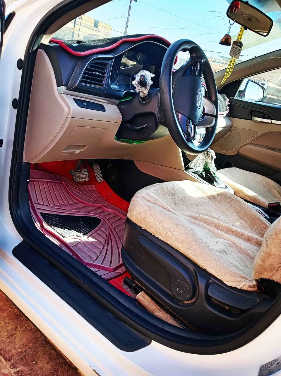 سلام عليكم سياره النترا
للبيع مكفول كفاله عامه بصمه اثنين
2020 تبريد قطعتين
المكان النجف
بس اتصال***********
