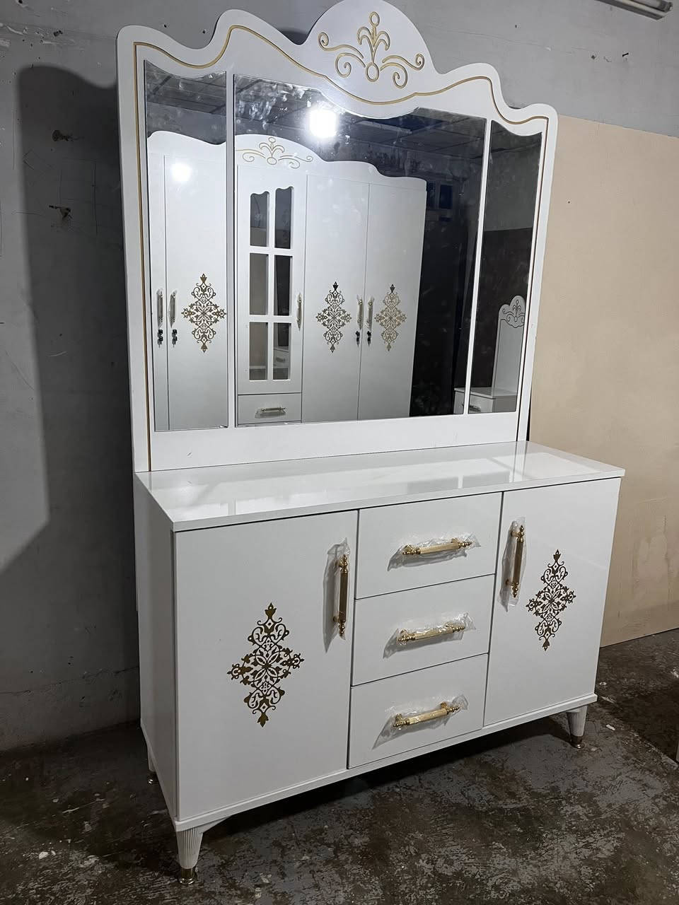 👷‍♂️🔨 معمل أبو إدريس🔨🪚🪛
نجاره عراقيه لعمل كافه انواع غرف النوم🛏  اسعار مغريه ومناسبه لكافة الموديلات وكافة انواع الاخشاب شغل درجه اولى  ولدينا عروض حسب الطلب كناتير بوفيات غرف للعرسان 👰🤵 وغرف نوم للأطفال 🙆‍♂️🙆‍♀️👼
للاستفسار الاتصال ***********
العنوان ساحة طيران قرب مدرسة حطين🏘
