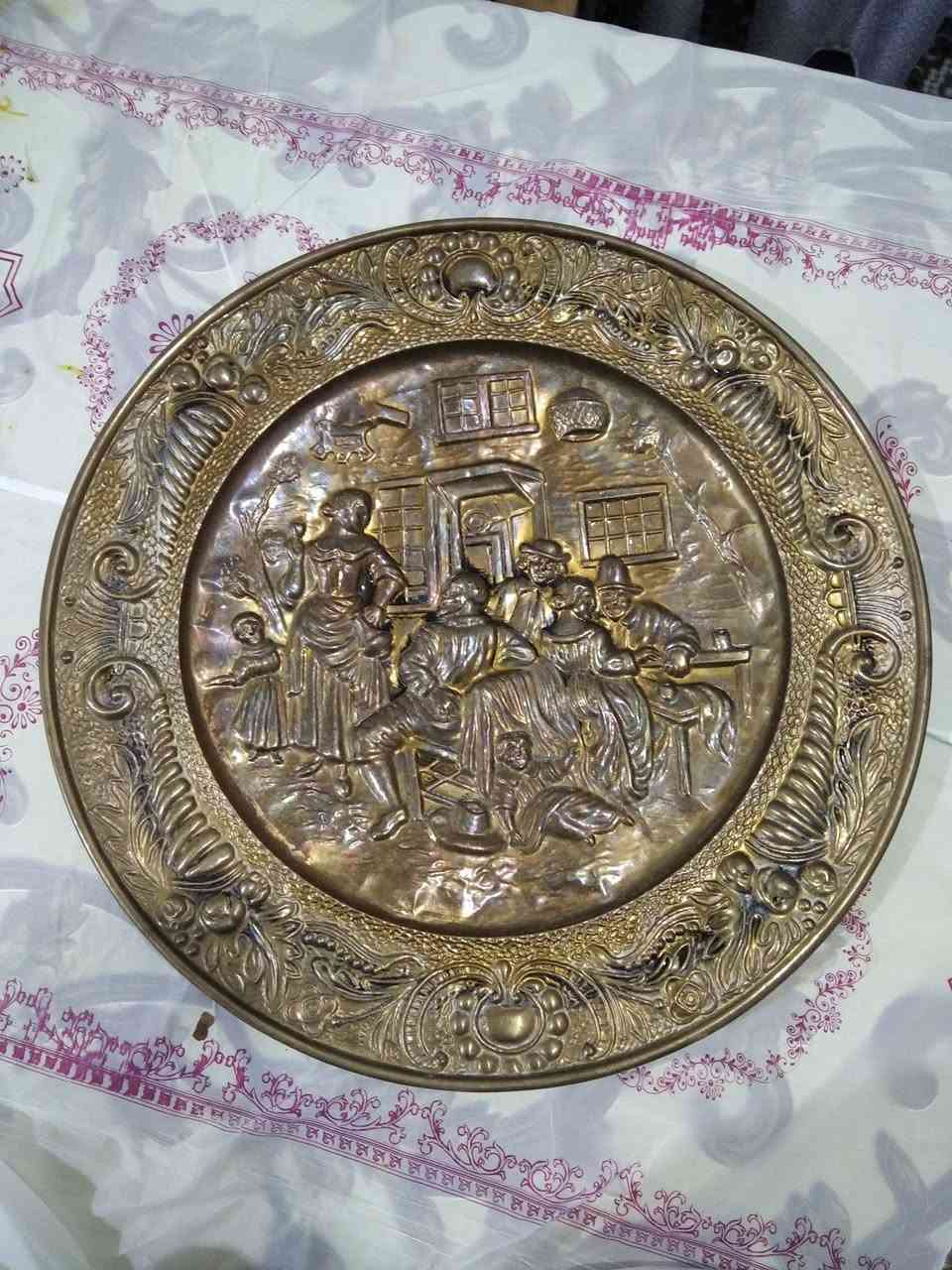 أطباق نحاسية للتعليق 
اثنين قياس القطر 36.5 سم
السع على الخاص 
واثنين قياس القطر 30 سم


**إذا كنت صاحب هذا الإعلان وتريد حذفه لأي سبب، رجاءا أرسل رسالة إلى الدعم الفني**