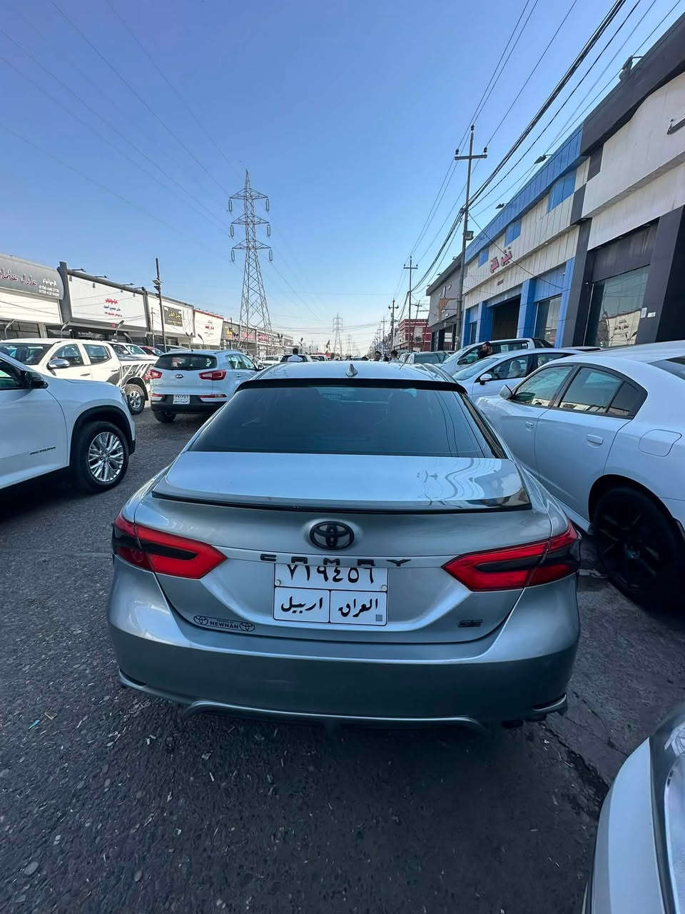 كامري se2020
اللون سلفر 

ماشيه 96الف مايل 

قطعه صبغ 

مواصفات seمعروفه
التواصل على الواتساب 
***********

