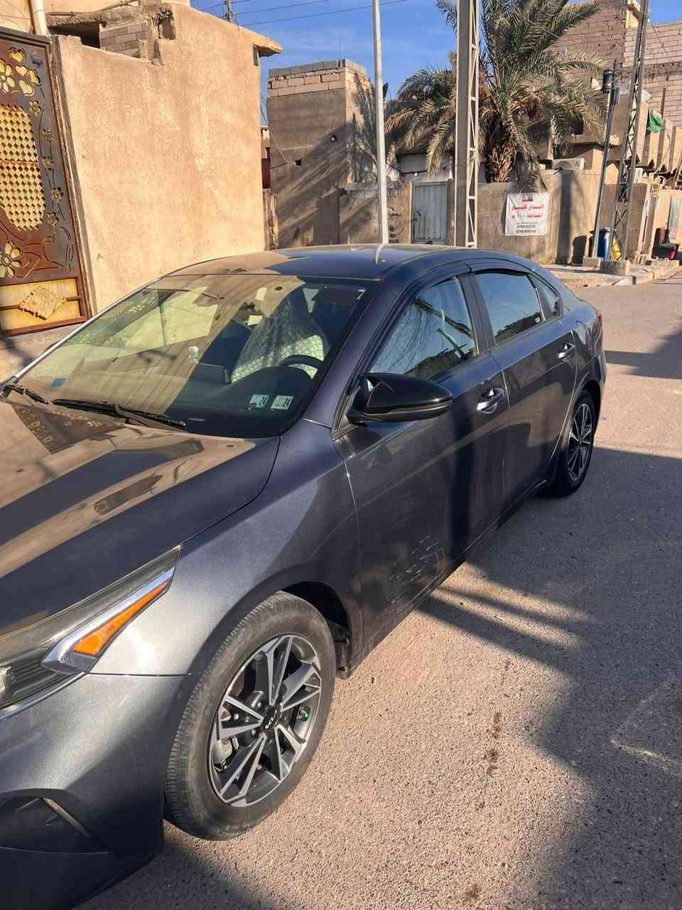 سلام عليكم كيه فورتي مديل 23 معوقين حادثها امبدل بس البنيد والمدكر المامي جهت نفسه مصلح والباقي كله كفاله 
السياره جاهزه كلشي بيها شغال تخم تاير تبريد دوشمه ماشيه 85الف مواصفات السياره نص فول مكاني البصره ***********بي وتساب السعر 145ورقه
