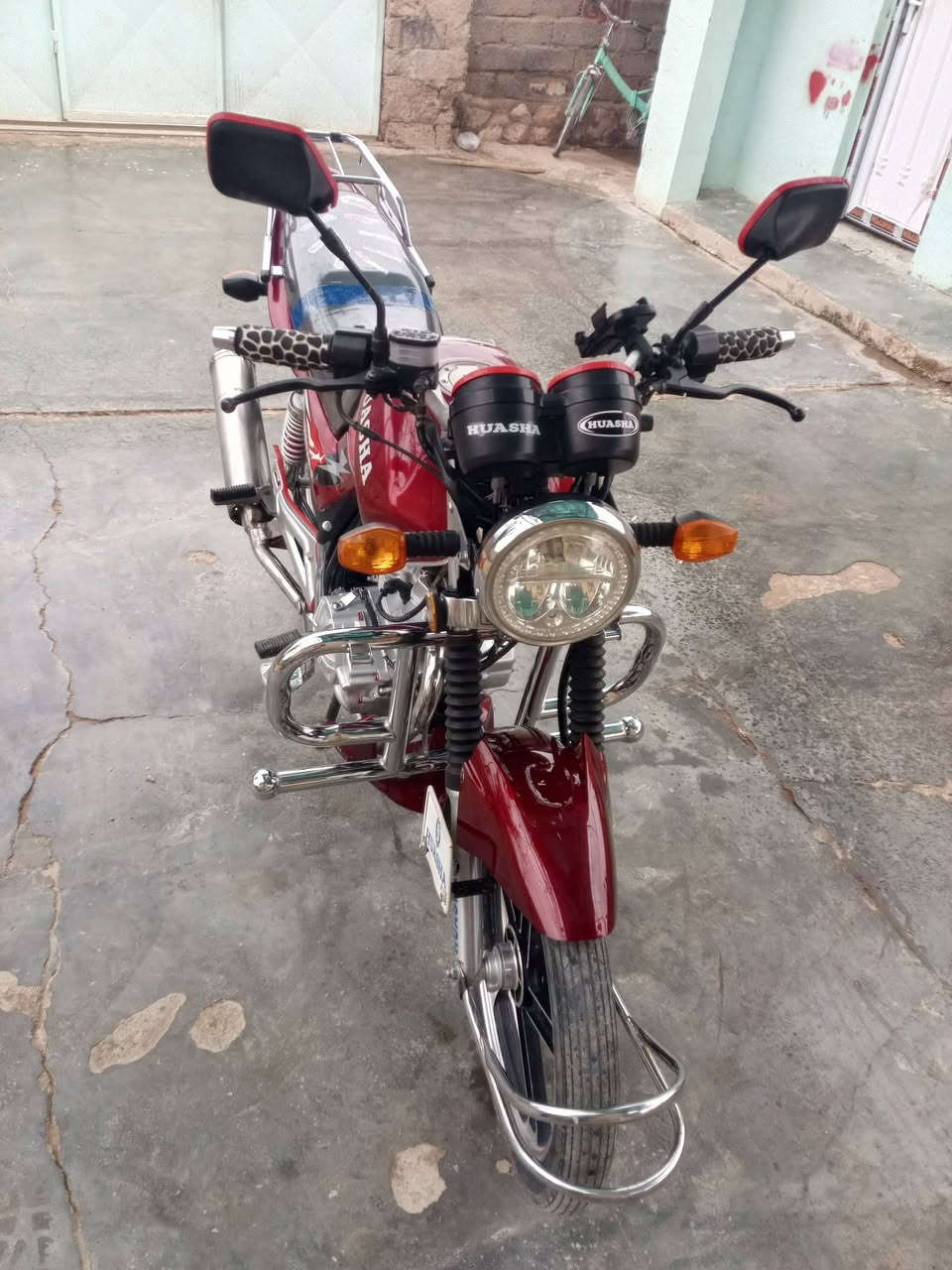 السلام عليكم دراجه هيوشه موديل 23 دراجه خير من الله احله من الصور وصلت اليوم بسوك الجمعه 800 للبيع او مراوس حسب لقناعه مكان حصيبه***********
