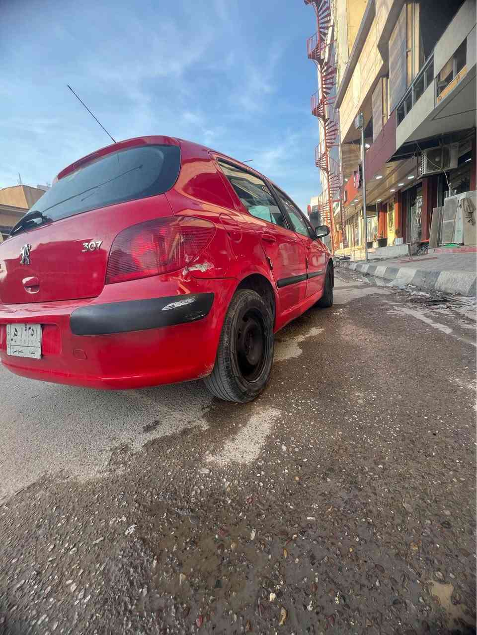 السلام عليكم ورحمه الله 
للبيع بيجو 307
موديل 2004 سياره جاهزه صبغ عام للجماليه كير ومحرك شرط منضومه تبريد كامله فقط نقص غاز 
تايرات تخم جديد مشروع وطني تحويل مباشر فول اوتماتيك السياره مابيهه نقص خير من الله 
السعر 49 وبيهه مجال 
للاستفسار ‭0771 650 4213‬ تكريت, صلاح الدين
