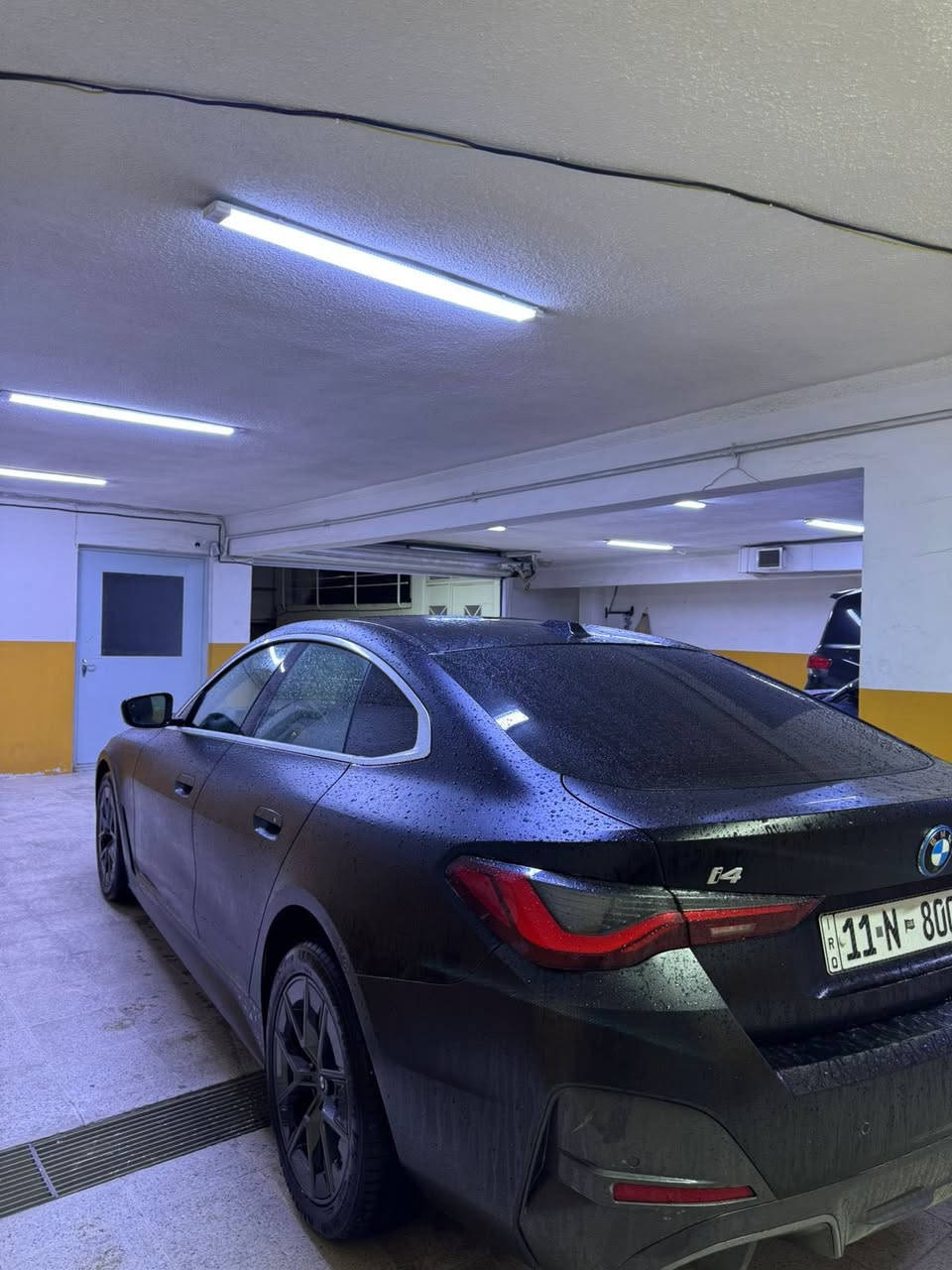 بي ام دبليو كهرباء ب الكامل  وارد امريكي للتواصل مع صاحب السياره (***********) ٣٥٠وبيه مجال بسيط
