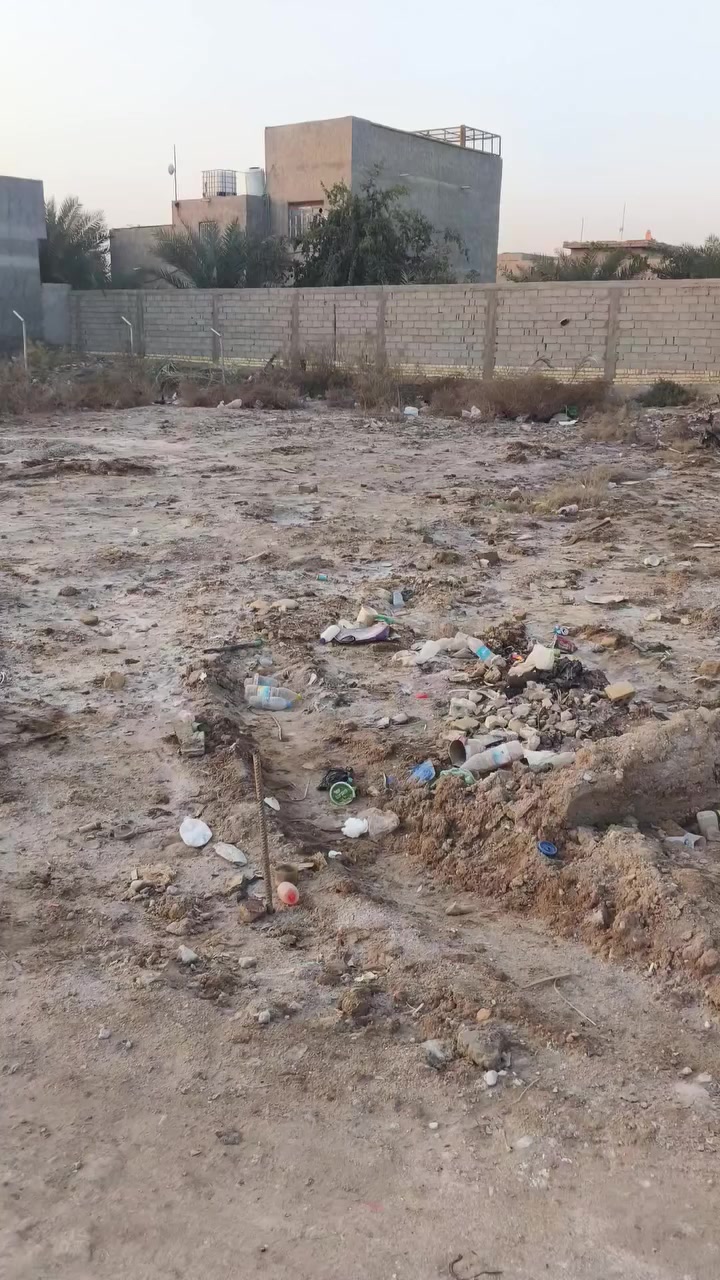 قطعه سكنيه 
شارع الكطع 
المساحه ٤٠٠ متر 
تريد ٢٠٠ موجود 
***********‬‏
