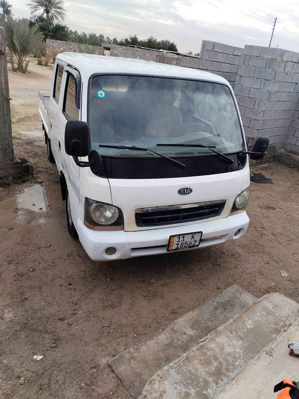 كيا ام عيون دبل غمره موديل 2001للبيع ***********

