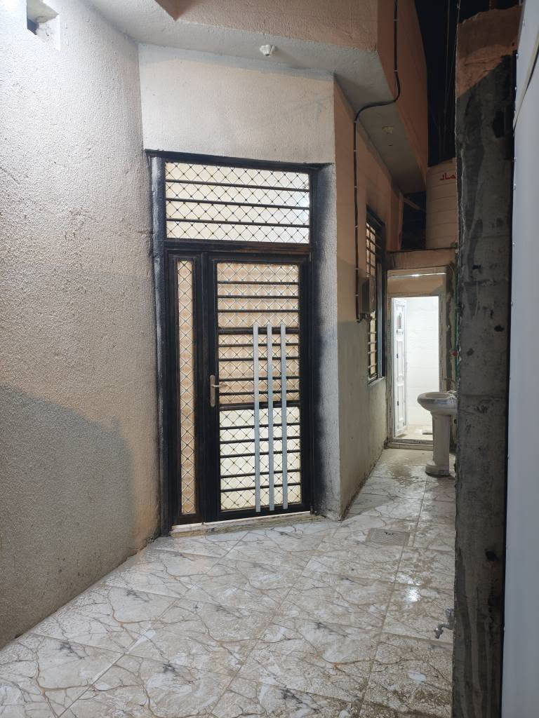 بيت للبيع مساحه 120 متر بصره ابو الخصيب وراء خلف مستشفى الصيني شارع المشروع موقع البيت شارع ركن الرقم *********** ابو الخصيب, البصرة
