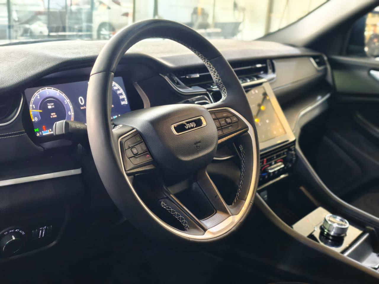 موديل : ٢٠٢٤
جيب گراند شیرۆکی بلاک توب 
ماشیە : ١٠،٠٠٠ میل 
سيارة صريقة بس بونيت صبغ بيلادى نفس لون صابغ بدون دواخل بدون ايرباك سيارة مرقم اربيل تحويل و وكالة بشرط و فحص بشرط سونار ما يشتغل گلوب بالدشبول 
سعر ٣٢٥ $ ورقة بيها مجال/***********/*********** أربيل, العراق
