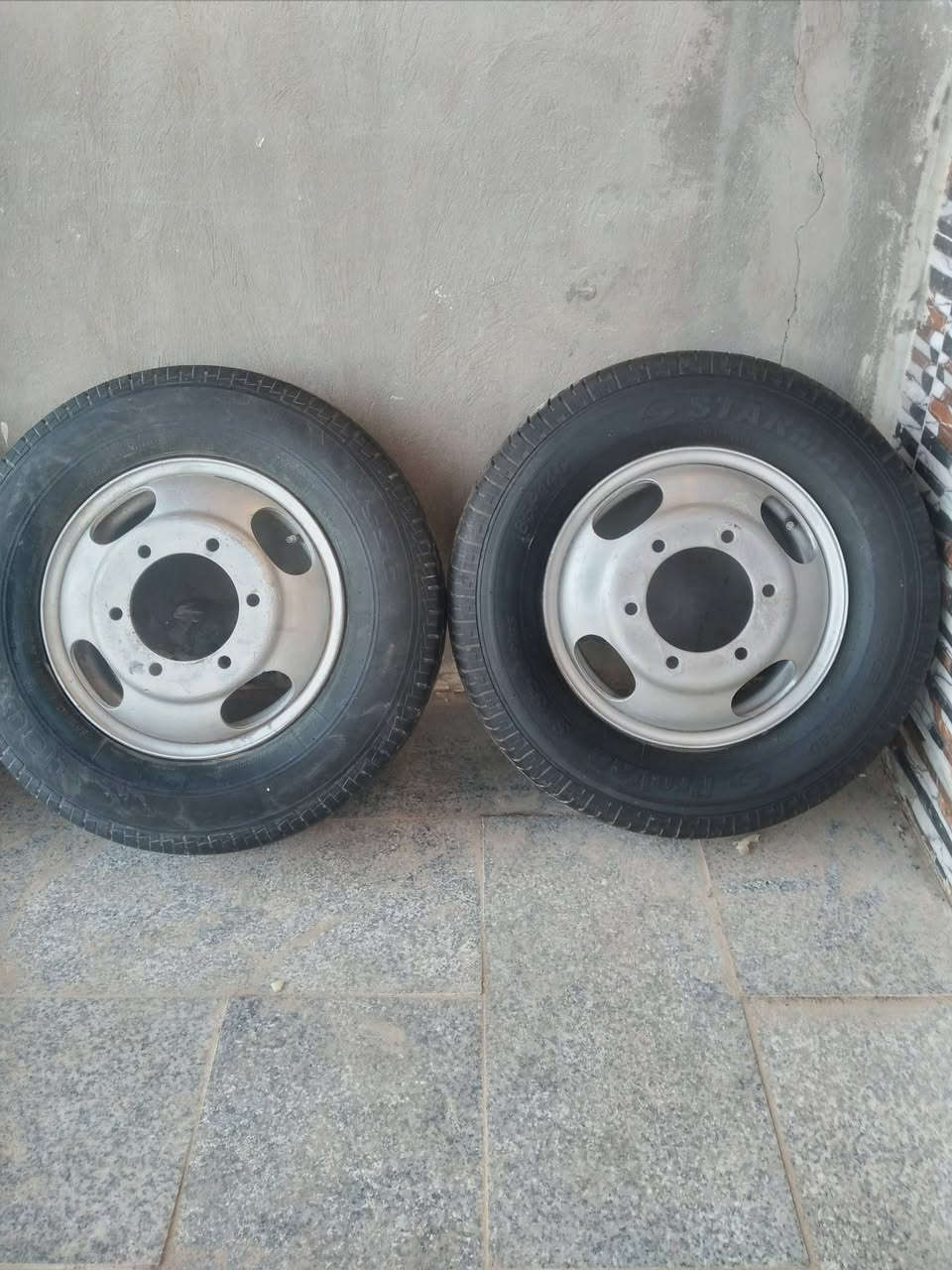 سلام عليكم تحويرة كيا فحل للبيع حجم 14نضافة 100/75 العدد 5 السعر الاتصال على الرقم *********** المكان نجف
