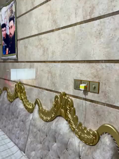 دار للبيع مساحه 100 متر طابقين مكانه نجف حي نداء منطقت 50الف مطلوب لصندوق لسكان 30 
تطلوعته 110 
لكفيل يتغير 
شغل فول 
يحتوي عله اربعه غرف وصاله واستقبال ومطبخ وصحيات 
لستفسار 
***********
