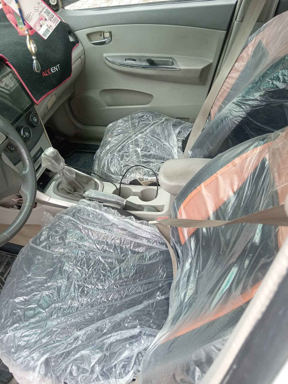 سلام عليكم بي واي دي موديل 13لبيع  كير عادي مكينه هوندا ياباني  كير صدر تخم تاير  جدد رقم بغداد سنويه ل 2028. صياره لا صبغ ولا ضربه فقط بنيد طاير وشويه رصعتين بلقماره بلاديه سياره كلها وصور واضحه سعر 53 اي سفسار ع رقم هاتف *********** مكاني بغداد الحسينيه الراشديه
