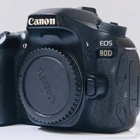 للبيع كامرات كلش نضيفات  Canon D80 فقط بدي  Canon AX11  Canon D800/18:...