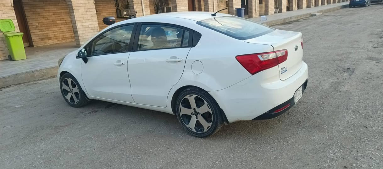 سلام عليكم 
كيه ريو 
موديل 2012 خليجي 
رقم بابل سنويته 2030
كير أوتو 
مكانه بابل 
تبريد فقط كمبريسر 
***********
رقم صاحب السياره
