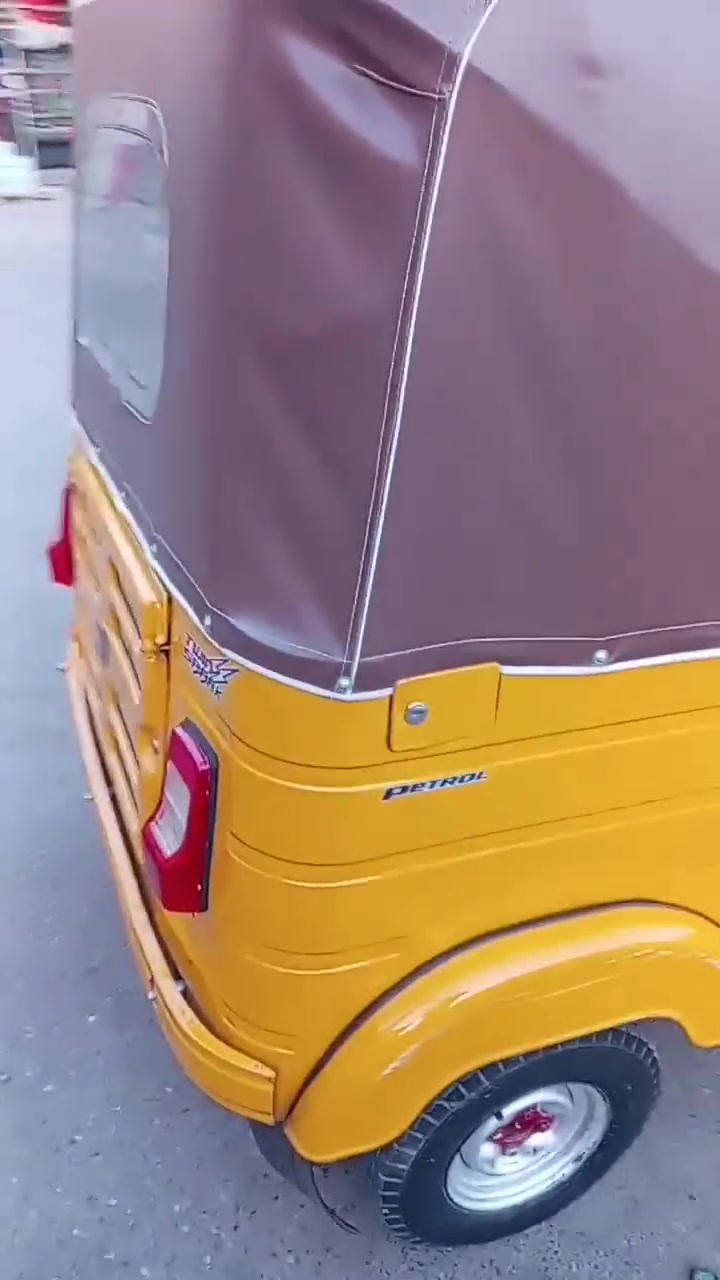 سلام عليكم👍🩵 
تكتك مال جناي 2019/12 
 رقم انكليزي
وباسمي تكتك
ب 6/100ملاين 
عنوان مدينه الصدر الأورفلي
*********** واتس هم متواجد
