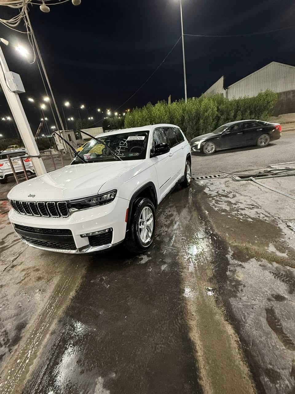 سلام عليكم لبيع لبيع فقط 
جيب لاريدو 
موديل ٢٤ 
ماشيه ٢٨ الف ميل 
رقم بغداد بسمي اني مستوردها 
حادث بلمنشور بدون ايرباك سليم 
مواصفات لاريدو معروفه اكو فتحه اكو بدون فتحه هاي بيها فتحه 
السعر ٣٣٠
عنوان بغداد الدوره 
هاتف ***********
