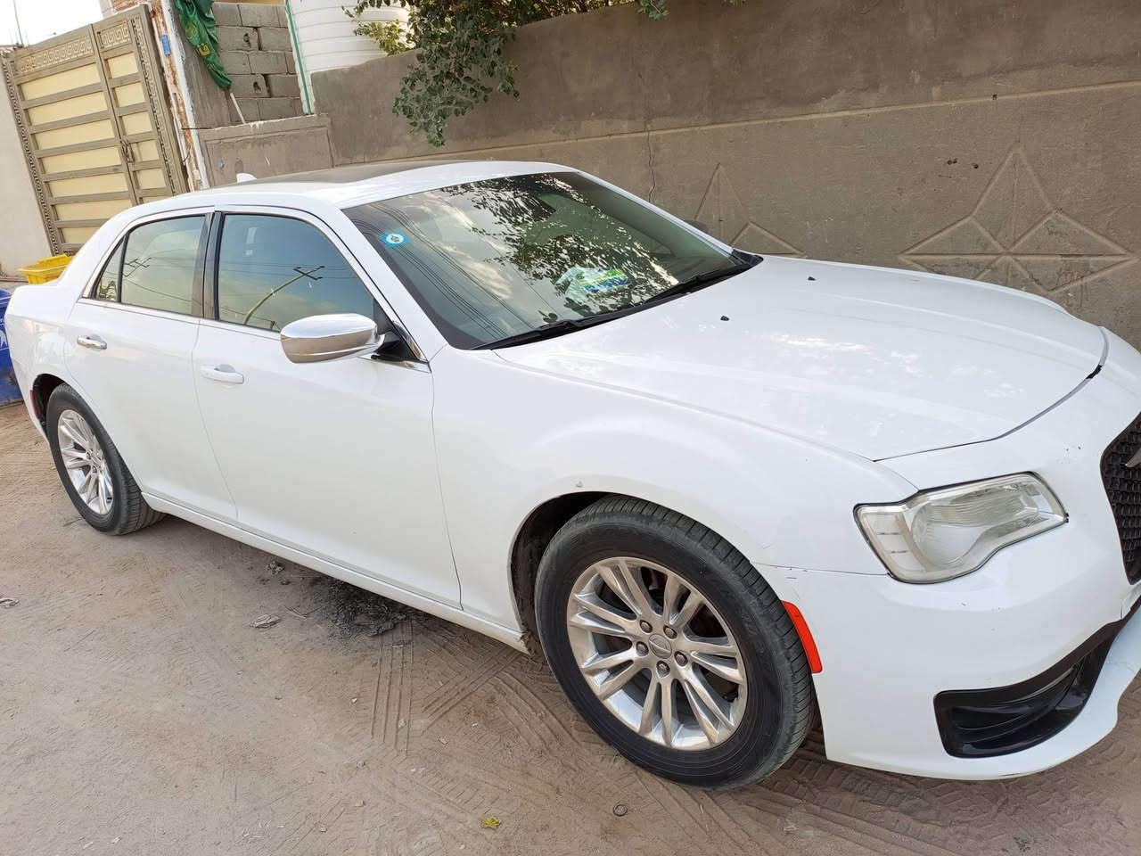 اوباما معلايه 20.16 مراوس ب جارجر حسب القناعه ..سلام عليكم
-كلايسلر 300c (اوباما ) فول مواصفات
-موديل  2016 معلايه  2020 
-سياره جاهزة من كلشي 
كير ومكينه مكفولات 
ابد مامشتغله على الخط 
سستم صوت albine 
تحكمات ستيرن 
مانع انزلاق 
تدفئه ستيرن 
برده خلفيه كهرباء 
كار بلي
شاشه جبيره
تدفئه تبريد  كشنات 
تشغيل عن بعد
كراسي كهرباء 
كشنات جلد اسود
بصمه تشغيل وابواب 
نقطة عمياء
دواخل جلد 
كشن كهرباء 
لايت زنون 
شاشه جبيره 
حداديه تخم تاير
 رقم بصره
ضربته جاملغ وبنيد 
وبيها رشات كلير من امريكا 
مراوس بجارجر
مكان سياره البصره

***********
