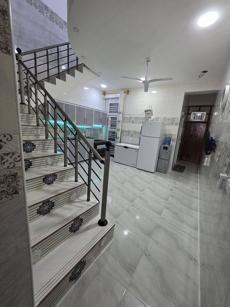 السلام عليكم بيت للبيع مساحة 100متر في الكوت الجديدة شارع الاقواس سند ٢٥ الاستفسار على ***********
