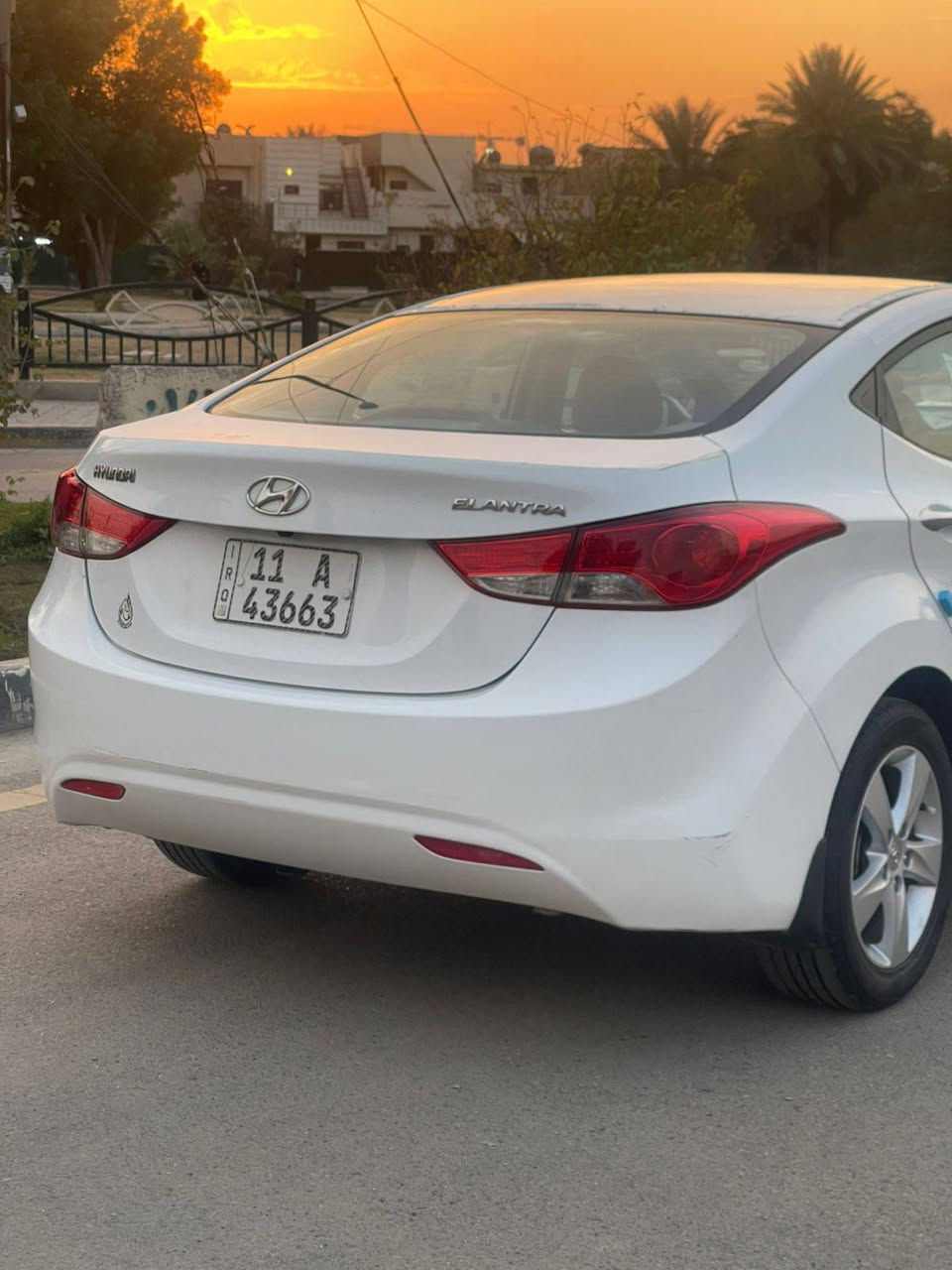 سلام عليكم مرخصه الادمن المحترم النترا موديل 2014 خليجي مكينه 1800 دوش 
بيها صبغ كد شبر بالدوسه وباقي السياره كفاله 
كير مكينه مكفول
صدر مكفول
تبريد مكفول 
ماشيه 100 السياره 
داخل جديد 
وسياره بعد احلى من صور 
السعر 118 وبيها مجال كلش قليل 
عنواني بغداد البياع مدينه الذرى 
***********
