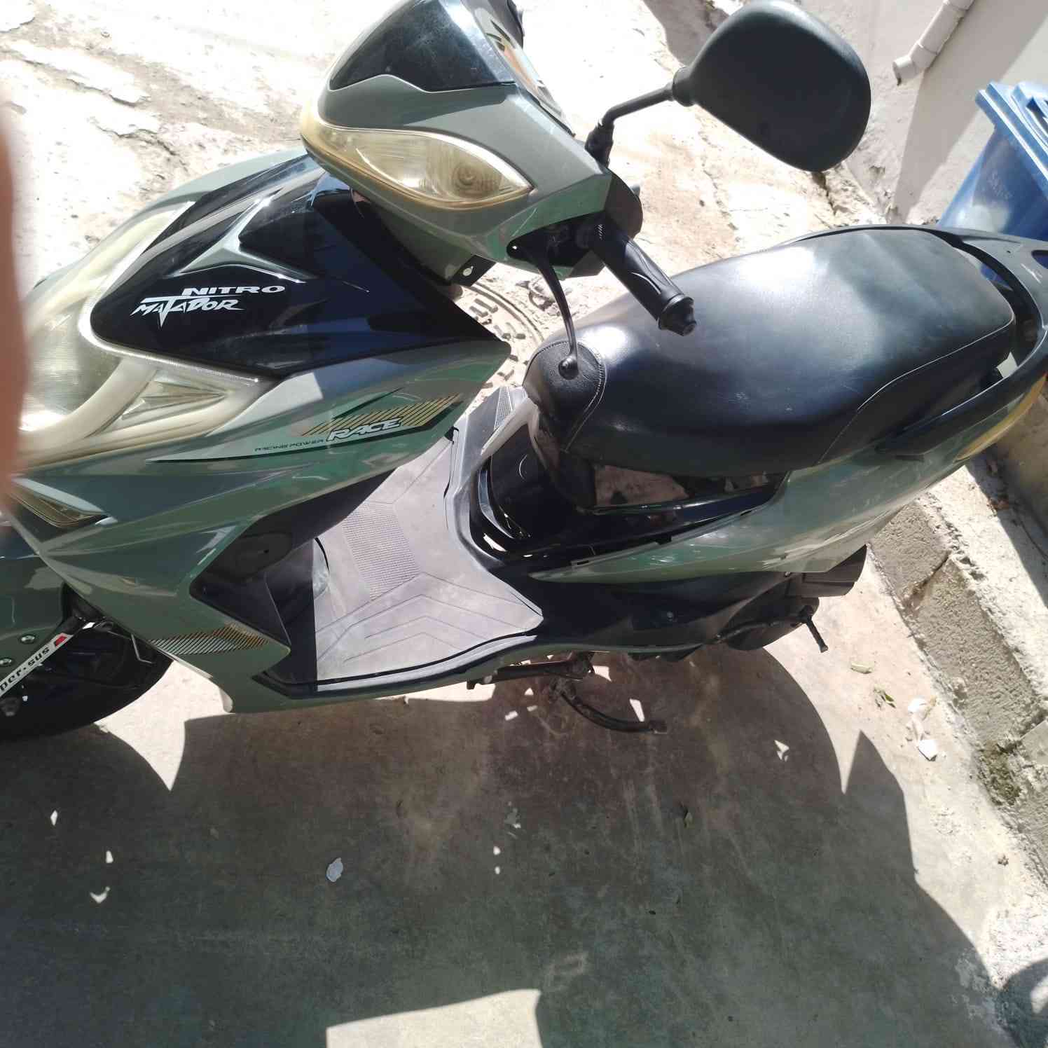 سكنس صيني باب أول مكينه صافيه دراجه برغي مناقصها كامله مكمله سعر ٤٠٠وبيها مجال عنوان الوثبه قرب سعد القصاب رقمي***********
