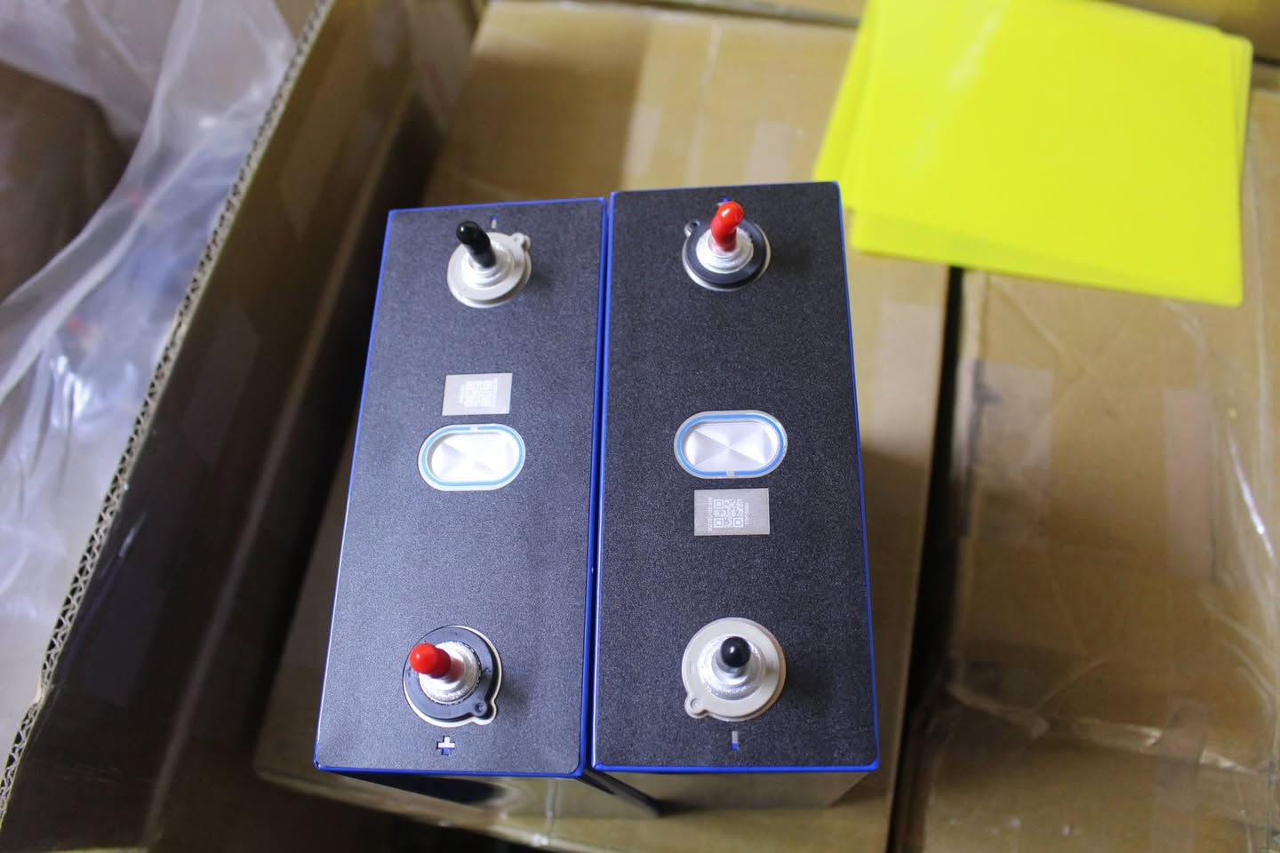 🔋 بطاريات ليثيوم فوسفات الحديد LiFePO₄ 314Ah – LISHEN الأصلية
⚡ مخصصة للطاقة الشمسية وأنظمة التخزين
المواصفات:
▪️ السعة: 314Ah
▪️ الجهد: 3.2V
▪️ دورات الشحن: 6000+ دورة
▪️ عمر افتراضي طويل
▪️ أمان عالي وكفاءة ممتازة
💰 السعر: 90,000 دينار للقطعة
✅ فحص باركود – منتج أصلي
📞 للاستفسار والطلب: ***********
📦 الكمية محدودة
