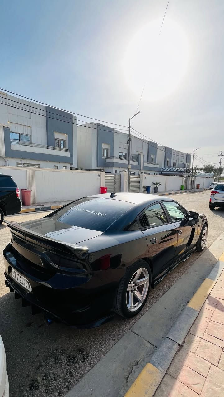 سلام عليكم
للبيع أو مراوس بRT
دوج جارجر 2016 V6
وارد امريكي / بيها قطعتين صبغ كلير فقط
جاملغ وباب خلفي الباقي كفالة شاصي لغد مكينة كير 
ماشي 167 ml 
رقم بغداد أنكليزي باأسمي
مصروف على سياره هواي السياره نصبتها فدشي
مكاني بابل ***********
