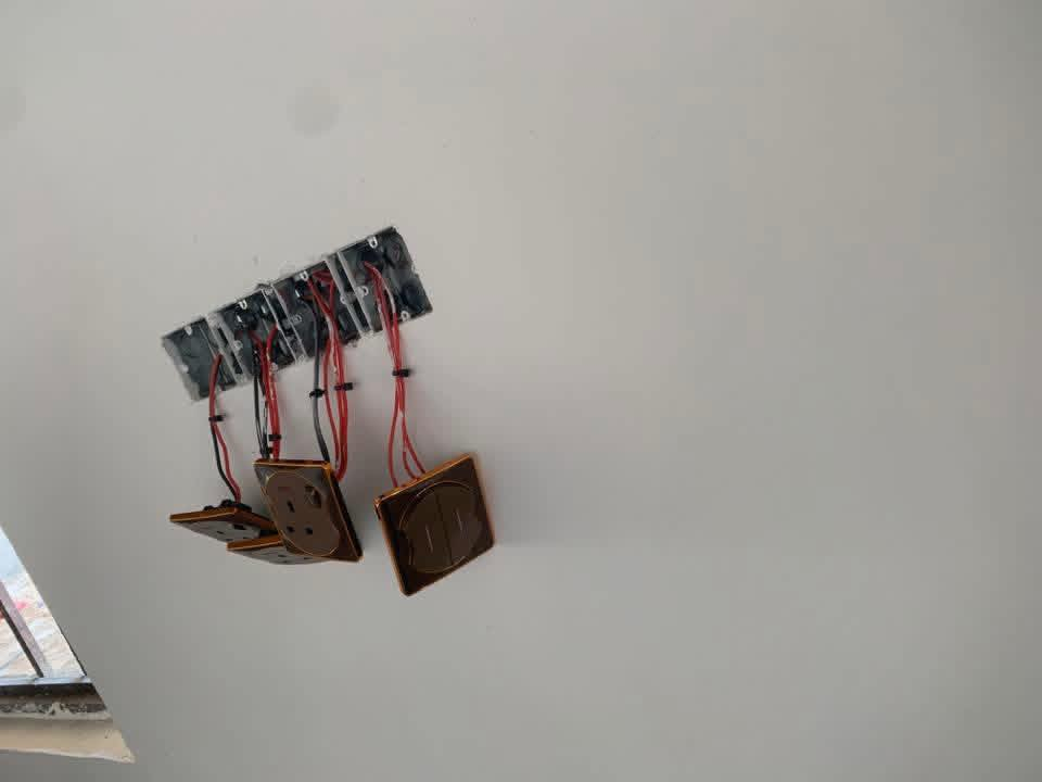 "مع كل لمسة، نضيء حياتكم! 💡
نقدم لكم خدمات كهربائية متكاملة بجودة عالية واحترافية لا تضاهى. من التركيبات الحديثة إلى الصيانة الدورية، نضمن لكم أمانًا وراحة بال.

خبرة، دقة، التزام... هذا هو عهدنا معكم.

تواصلوا معنا اليوم لتجربة كهرباء آمنة وموثوقة! #كهربائي #صيانة_كهرباء #تركيبات_كهربائية #منزل_آمن"

التأسيس الصح هو أساس الراحة والأمان ببيتك! 💡 شغلنا مو بس وايرات، شغلنا هندسة ودقة بالتنفيذ. نضمنلك ترتيب ونظافة وتوزيع حمل مدروس. للحجز والاستفسار تواصل معنا.. نتشرف بخدمتكم."

واتساب (***********)
