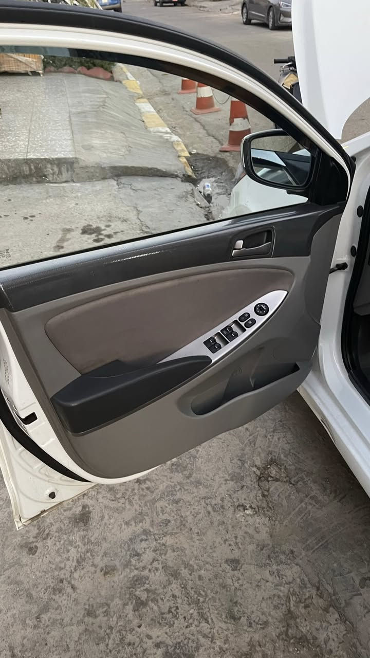 سلام عليكم شباب….عيوني هونداي اكسنت موديل 16 مريكي ((سياره بسمي تحويل ثاني يوم رقم بغداد الدولي))
حادثه فقط بنيد وجاملغ  بدون شواصي ولغد ويرباك بيها سالم كم طخطخه موضوح في الصور المنشور
السياره نضام ايكو-زنون-شاشه-6نمر-تحكم ستيرين جهتين-
محرك 1600
ممشي السيارة  41ميل حقيقي الصور الحادث في منشور  
سعر٩٥بيه مجال 
رقم الهاتف ***********
