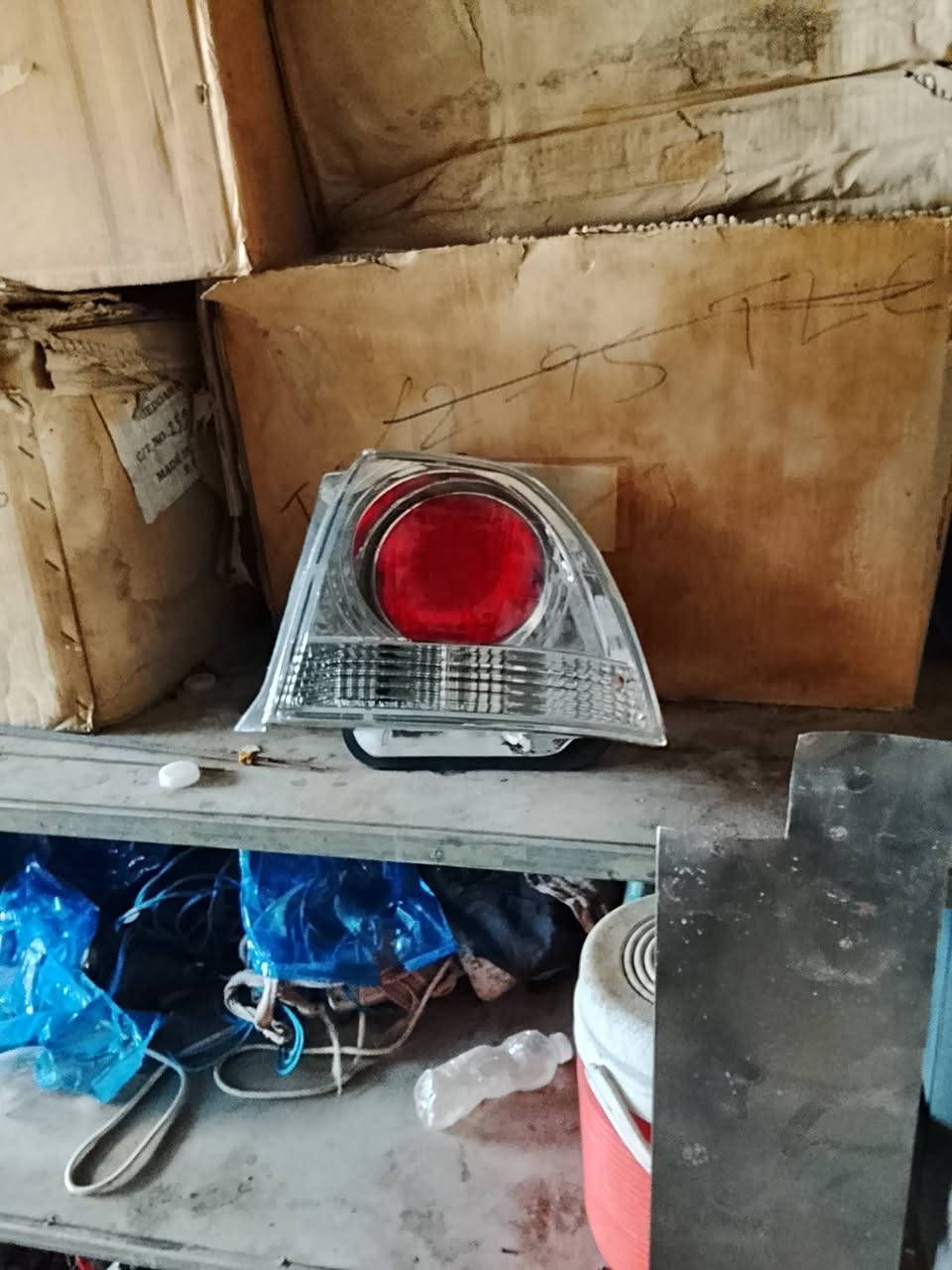 سلام عليكم عندي مجموعه بك لايت هوندا اكورد وسيفك ***********
