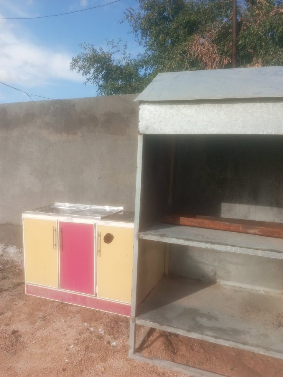 السلام عليكم 
منقبه كباب جديد تفصل حديد ثقيل وحتى شويه ماله بسرعه كامل هي وماطوره وشلمنه مالته 
وجام خانه فلافل قطع 
وميمزه تركي طول مترين ونضيف
وسنكي الالمنيوم 
اغراض مكانه الوركاء 
اليه يريدنه كلنه سهل وياه وشكرا لكم


**إذا كنت صاحب هذا الإعلان وتريد حذفه لأي سبب، رجاءا أرسل رسالة إلى الدعم الفني**