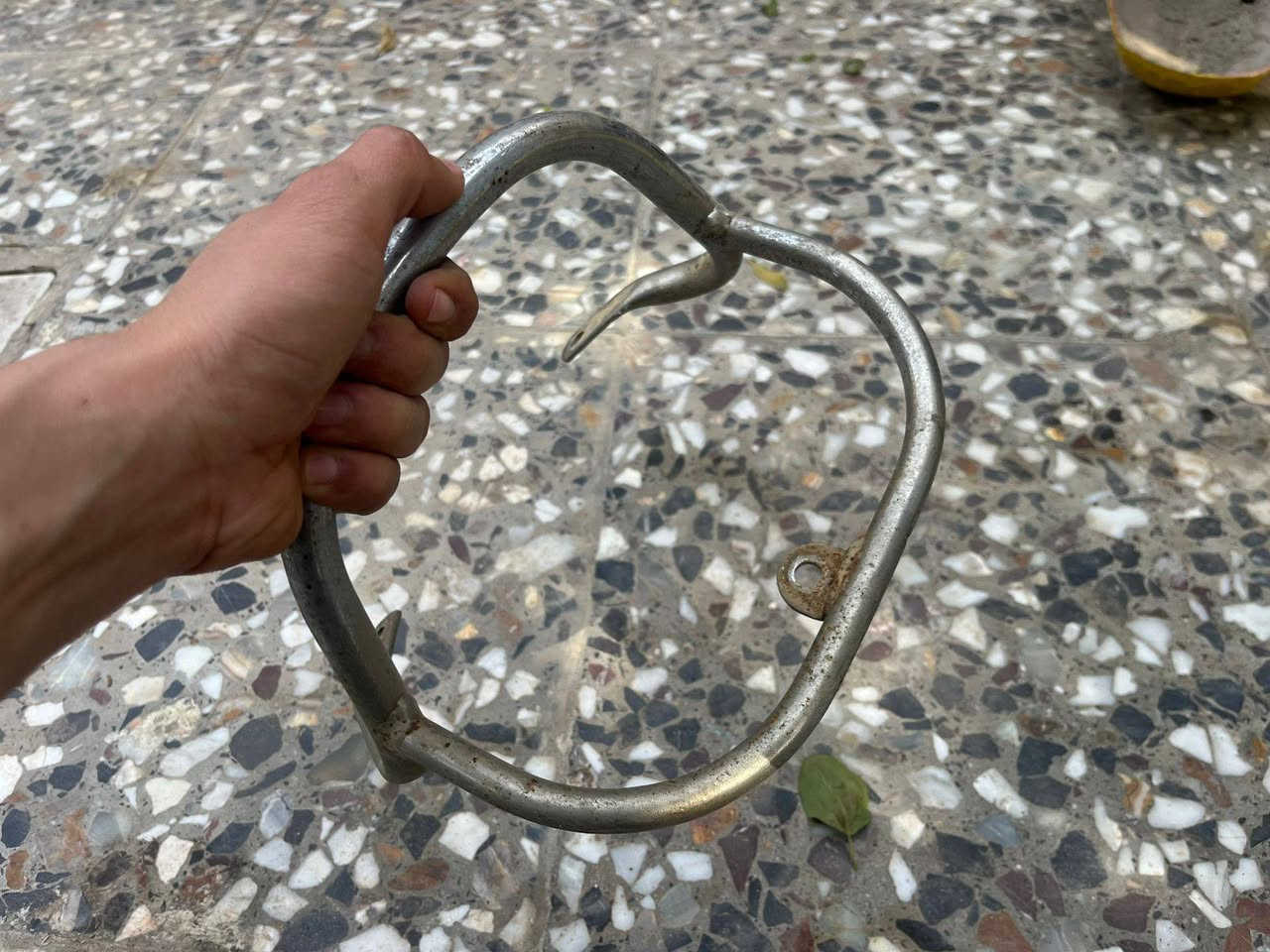 السلام عليكم غراض ماكس بوليس
كابريتر 120
تجوه بوليس 
كفرات مال بوليس ختم واحد 
ويل نجمه مال ماكس 120
صالنصه مال بوليس 
للاستفسار ***********
