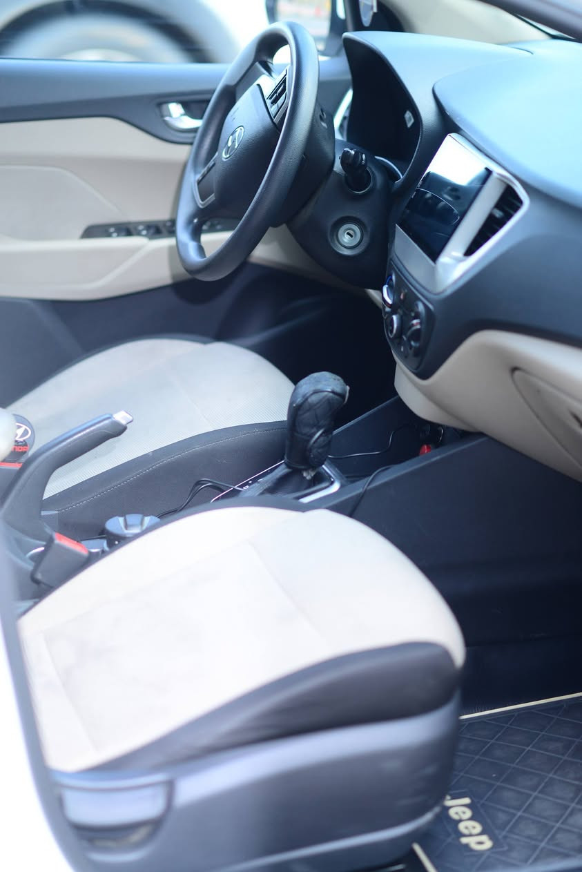 سلام عليكم
اكسنت 21 خليجي 

مكينة 1600 دوش المرغوب 

كير 6 نمر اي تي المرغوب 

مكينة وكير برغي مامفتوح بيهن 

مابيهة شي اسمة دوانز 

تبريد ثلج خير من الله 

بدون ضرر بيها شبر بارد يا قبق البانزين
لا صبغ ولا معجون
سيارة جاهزه وضع شركه

سنوية جديدة
تدفئة 
تايرات جدد 
باتري جديد 
دوشمة ارضية 

السعر 140$
للاستفسار 
***********
***********
