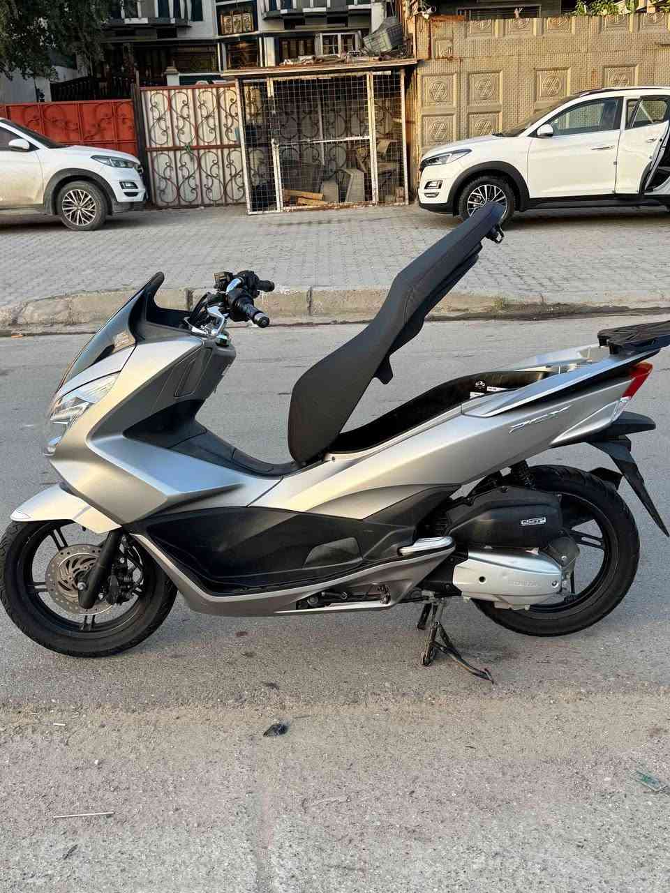 دراجه بي سي اكس الجيل الثاني مديل18  ماشيه 20الف ياباني ياباني حساس كله شغاله دراجه مكفوله كفاله عامه من مكينه ووكفرات وكهربائيات ***********بغداد مدينه الصدر
