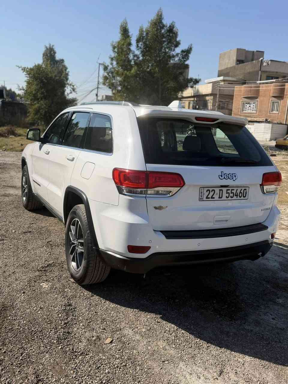 السلام عليكم جيب لاريدو موديل 2019 خليجي وكاله هارلم اربيل الجديد وكاله عامه تحويل مباشر 
السياره جديده معنى الكلمه  ماشيه 124 بيهه شخط بين الباب الخلفي والجامغلغ ونصبغ فقط وبيهه بارد بسيط يم الدوسه الباقي السونر مرفق مكفول مكينه 3600 
مواصفات السياره رادارات اماميه خلفيه وجانبيه 
كشنات كهرباء وجلد وتدفئه بالكشنات فول تحكم ستيرن وشفتات ستيرن وتشغيل عن بعد توقف ذاتي وحساسات امدميه خلفيه اطفاء ذاتي وباقي المواصفات المعروفه  سعرهه 260$ وبيهه مجال بسيط مكانه بغداد الشعب الاستفسار ***********
