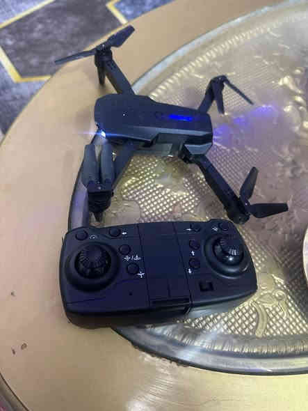 طائر درون نوع امريكي شغاله وعل فحص سعره 20 يوجد توصيل وتساب
7724575695
