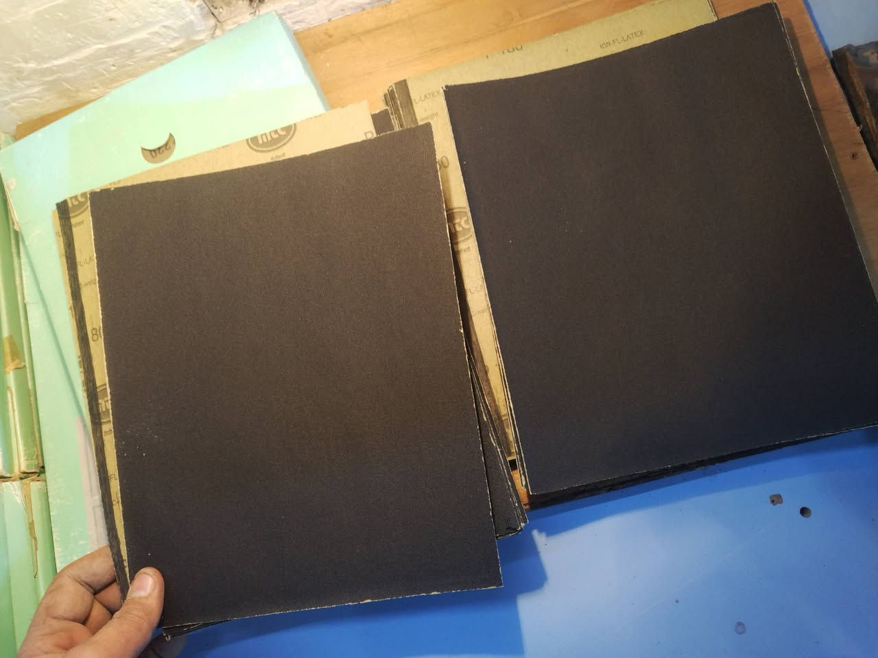 كاغد جام درجة أولى هولندي مثل مموضح بالصور الكارتونة بيها 50 قطعة والقياسات مكتوبة والدرجة.
 سعر الكارتونة 6 آلاف دينار 
تاخذهن شلع يختلف السعر.
وموجود توصيل 5 آلاف جميع المحافظات


**إذا كنت صاحب هذا الإعلان وتريد حذفه لأي سبب، رجاءا أرسل رسالة إلى الدعم الفني**