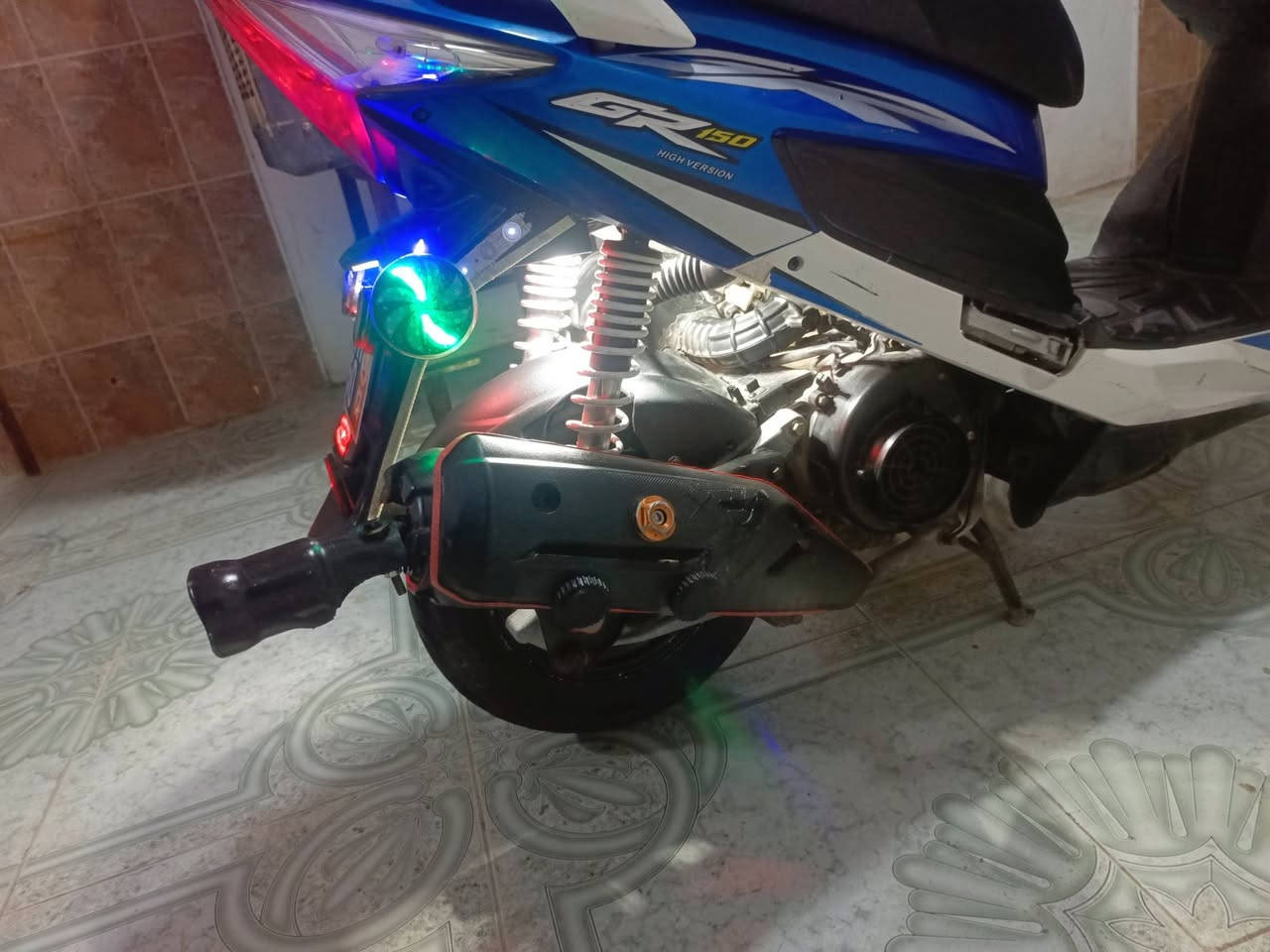 بسم الله 
سـايـم نحله دبـلـين حـجـم (150) كـلـها  بـلادي 
مسجل تحويل ثـانـي  يـوم  دراجة جاهزه مــن كلشي الـسـعـر   (مليون  و200)بي مجال حك جيه  
***********
