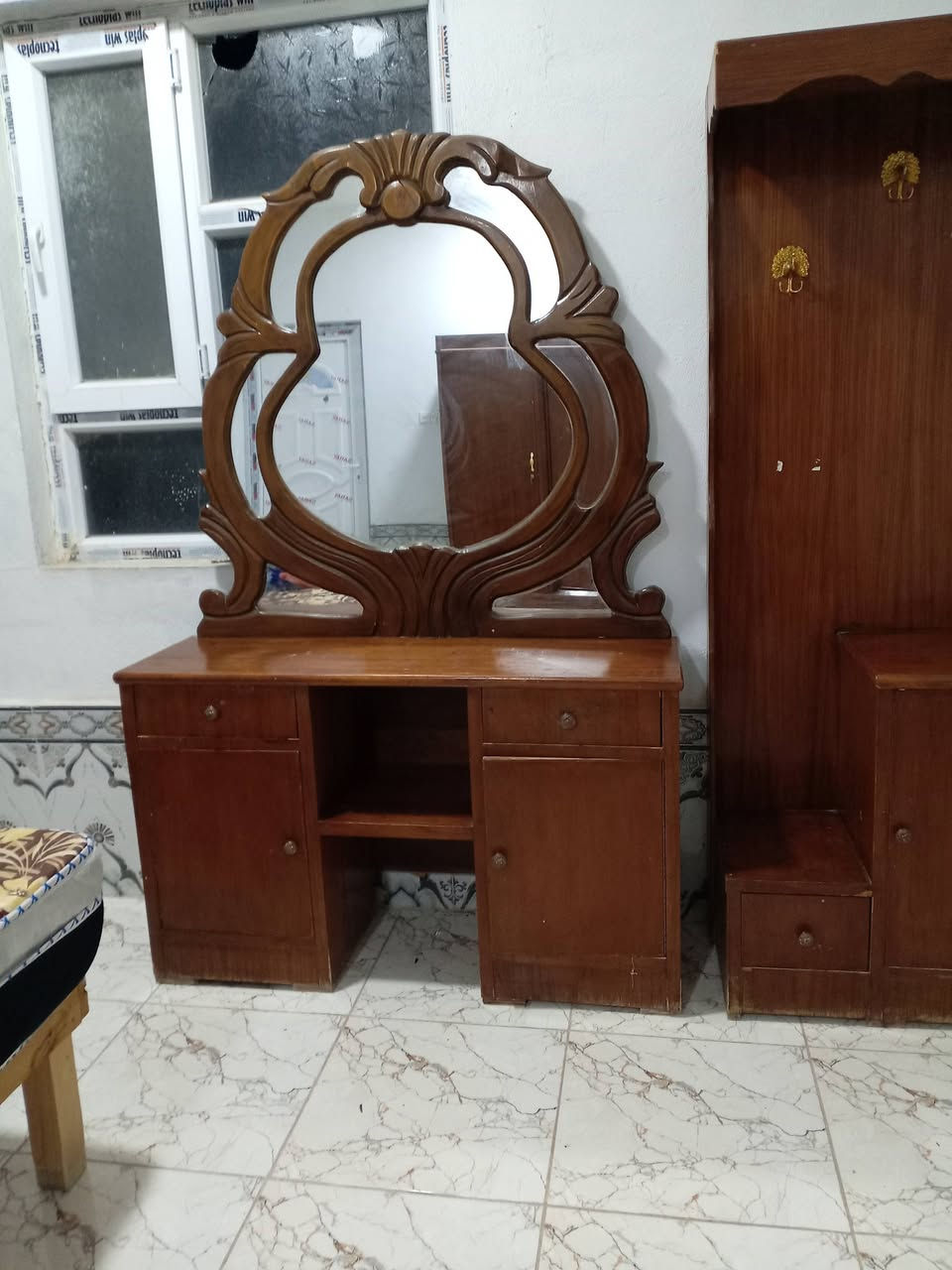 السلام عليكم غرفه اخشاب عراقي خشب ثكيل بسعر مناسب  رقم الهاتف  👈 ***********
