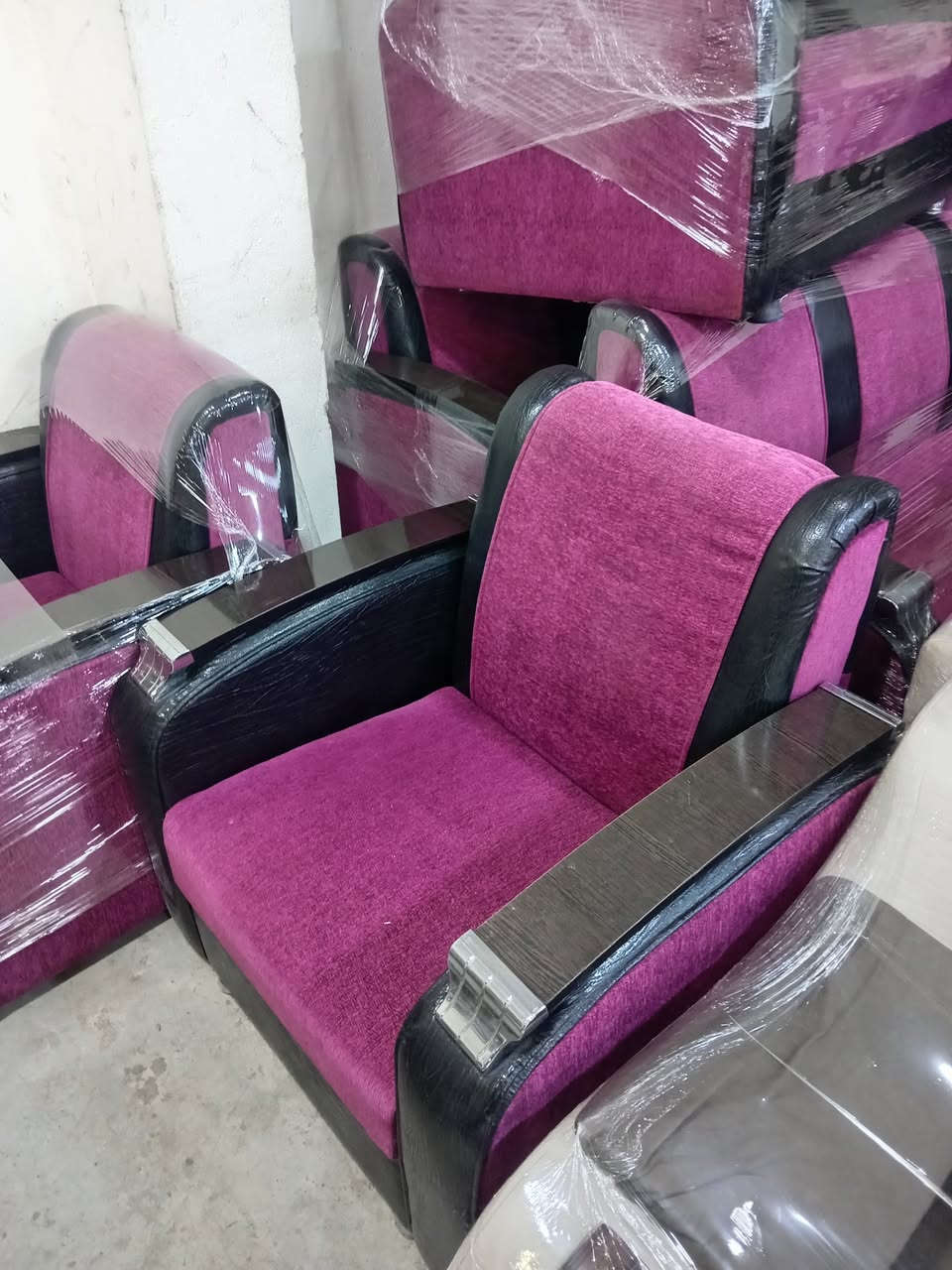 معرض اثاث بيتي رئاسة المعلمين قرب مجمع الشام الطبي ***********
