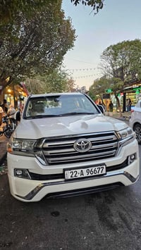 لاندكروزر • ٢٠١٦ • ١٠٠٠٠٠ كم