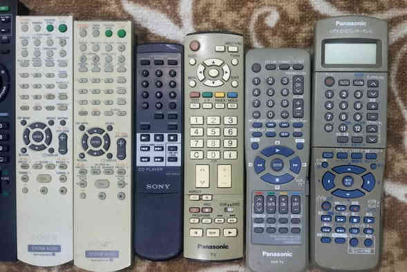 السلام عليكم . من رخصة الادمن المحترم . مجموعة ريمونتات متنوعة عددها ٣٧ ريمونت للبيع شلع ما ابيع مفرد كله ب ٥٠ الف شلع مكان كركوك ويوجد توصيل للاتصال ***********
