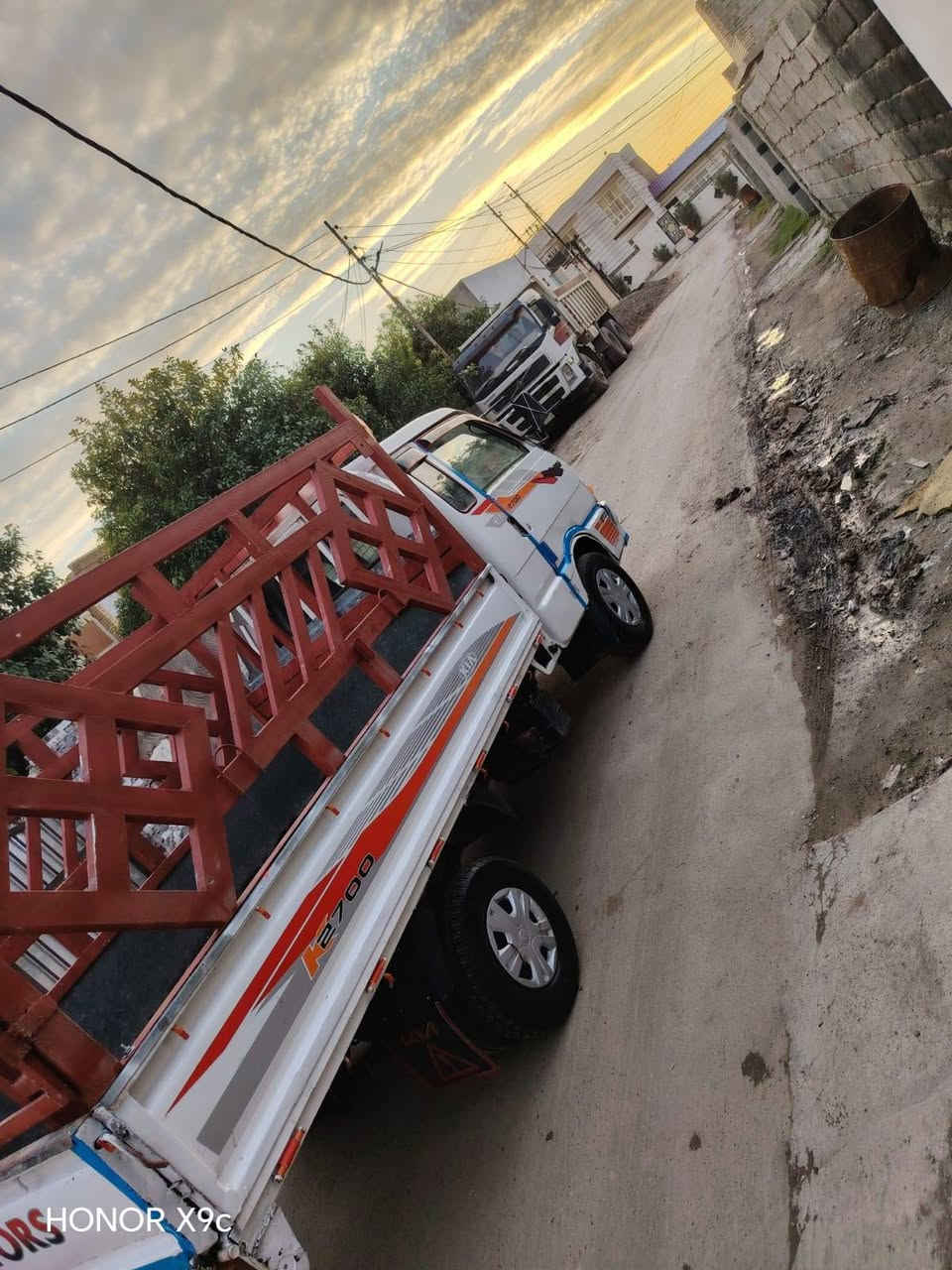 السلام عليكم 
كيا بنكو 1996رقم ديالى للبيع 
كير ومحرك آكسل شاصي مكفول 
صدر ومشط وباور ستيرن جديد 
سنوية مشروع وطني ل2027
قمارة وربع 7جنكال تحويل مباشر 
صبغ حزام للجمالية فقط بدون ضربة 
السعر 53
مكاني بلد طريق السيد محمد 
للاستفسار  ***********
                ***********
