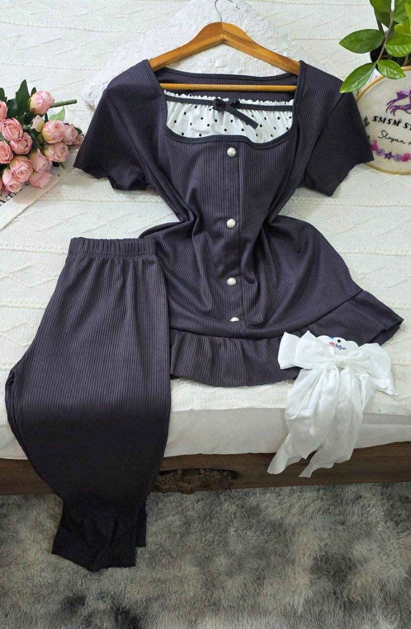 بجامه فانيله مشطب خامه عاليه
فري سايز لل80 
السعر 15
كميه محدووووده❤️


**إذا كنت صاحب هذا الإعلان وتريد حذفه لأي سبب، رجاءا أرسل رسالة إلى الدعم الفني**