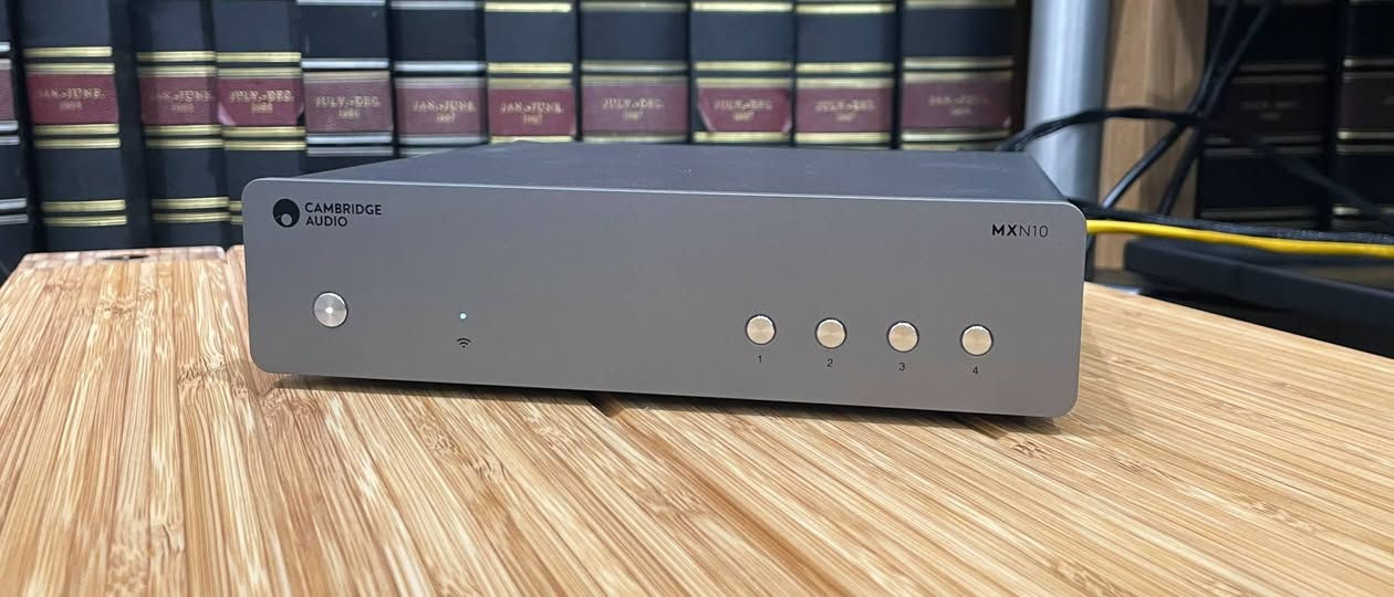 Cambridge Audio MXN10⁠�
هو ستريمر شبكي صغير الحجم من شركة Cambridge Audio، مخصص لتحويل أي نظام صوتي إلى نظام Streaming هاي-فاي يدعم الدقة العالية.
Cambridge Audio MXN10
أهم المواصفات
DAC داخلي: ESS Sabre ES9033Q
يدعم ملفات:
PCM لغاية 32bit / 768kHz
DSD512
مخارج:
RCA Analog Out
Optical Out
Coaxial Out
اتصالات:
Wi-Fi Dual Band 2.4 / 5GHz
Ethernet
Bluetooth 5.0
USB لتشغيل الملفات
يدعم:
Spotify Connect
TIDAL Connect
Qobuz
Deezer
AirPlay 2
Chromecast built-in
Roon Ready
Internet Radio
125 الف يوجد توصيل


**إذا كنت صاحب هذا الإعلان وتريد حذفه لأي سبب، رجاءا أرسل رسالة إلى الدعم الفني**