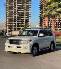 لاندكروزر GXR • ٢٠١٢ • ايد واحد