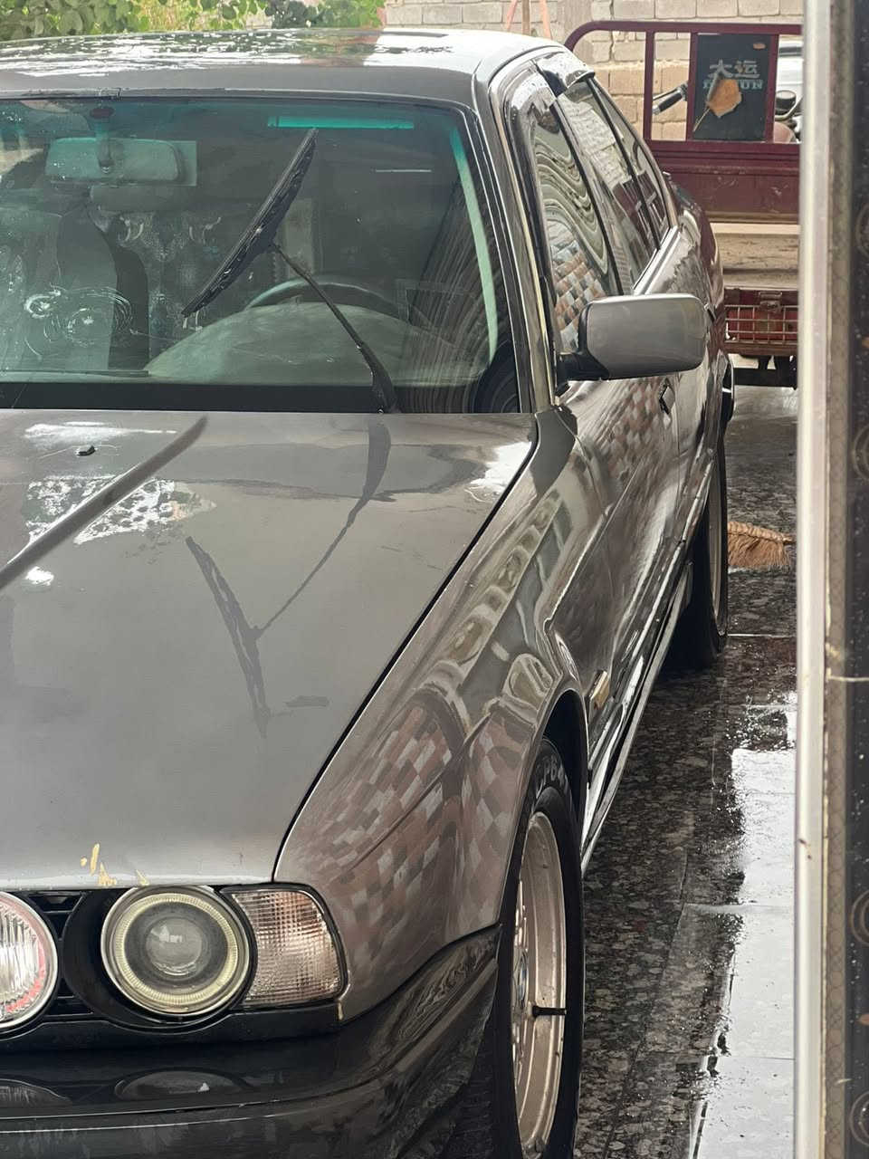 بي ام 525i موديل 91
محرك مسكر عدل السيارة نظيفة وجاهزة من كلشي رقم بصرة مشروع وطني بأسمي وسنوية للـ 28 تحويل ثاني يوم مصبوغة عام للجمالية فقط بدون ضربة تبريد شغال السعر 55 وبيها مجال بسيط 
   ***********
