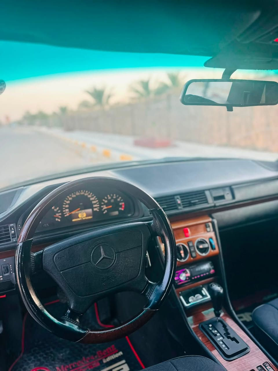 سلام عليكم مارسدس بيبي مديل 92اصل 320رقم دهوك تويل مباشر   مكينته مال ام عيون V  سياره عله وضع شركه مكفول كفالة عامه مصبوغه جماليه مكان ناصريه قضاء رفاعي سعر 80 /***********
